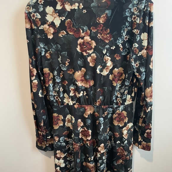 Flare dress size M - Picture 2 of 3